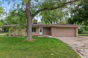 5404 N Bethmaur Ln, Milwaukee, WI 53209 - Photo 2
