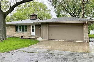 5404 N Bethmaur Ln, Milwaukee, WI 53209 - Photo 28