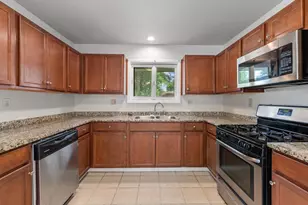 5404 N Bethmaur Ln, Milwaukee, WI 53209 - Photo 6