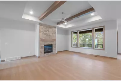 3275 Evening Star Drive, Green Bay, WI 54311 - Photo 4