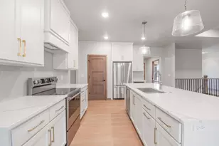 3275 Evening Star Dr, Green Bay, WI 54311 - Photo 8