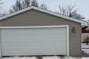 2201 N Elinor St, Appleton, WI 54914 - Photo 4