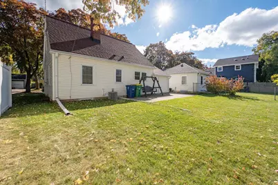 1128 Marquette Avenue, Green Bay, WI 54304 - Photo 8
