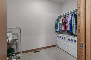 810 Whisper Falls Ln, Menasha, WI 54952 - Photo 24