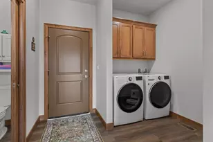 810 Whisper Falls Ln, Menasha, WI 54952 - Photo 18