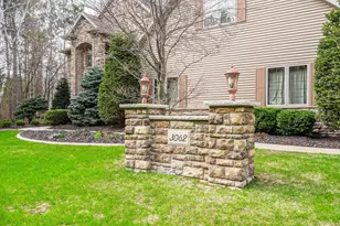 3062 Hawk Ridge Trail, Suamico, WI 54313 - Photo 8