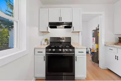 1338 Berner Street, Green Bay, WI 54302 - Photo 10