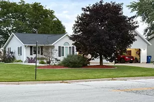 702 Carol Ln, Pulaski, WI 54162 - Photo 24