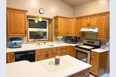 702 Carol Lane, Pulaski, WI 54162 - Photo 4