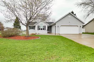 702 Carol Ln, Pulaski, WI 54162 - Photo 42