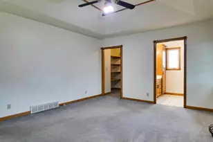 702 Carol Ln, Pulaski, WI 54162 - Photo 24
