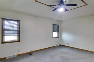 702 Carol Ln, Pulaski, WI 54162 - Photo 28