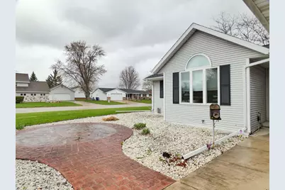 702 Carol Lane, Pulaski, WI 54162 - Photo 2