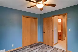 702 Carol Ln, Pulaski, WI 54162 - Photo 20