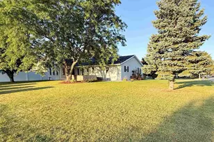 702 Carol Ln, Pulaski, WI 54162 - Photo 26