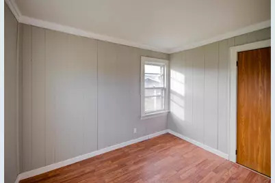 609 W 4th Avenue, Oshkosh, WI 54902 - Photo 16