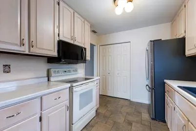 2376 Wisconsin Street, Oshkosh, WI 54901 - Photo 8