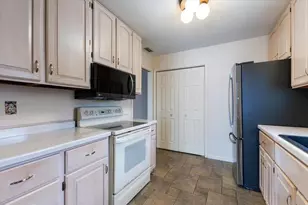 2376 Wisconsin St, Oshkosh, WI 54901 - Photo 8