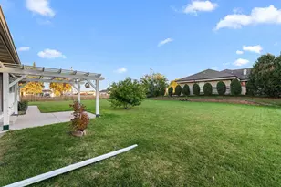 1390 Willow Bend Ln, Oshkosh, WI 54904 - Photo 24
