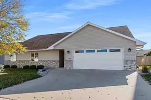 3341 Mockingbird Way, Oshkosh, WI 54904 - Photo 4