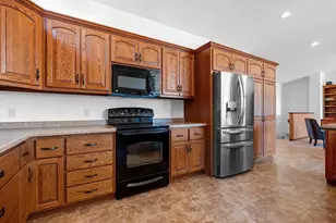 3341 Mockingbird Way, Oshkosh, WI 54904 - Photo 18