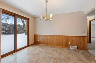 2405 N Erb St, Appleton, WI 54911 - Photo 8