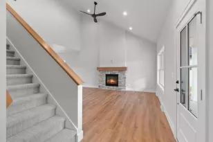 1405 Crossroads Dr, De Pere, WI 54115 - Photo 8