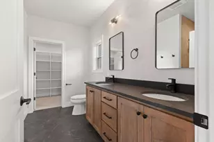 1405 Crossroads Dr, De Pere, WI 54115 - Photo 30