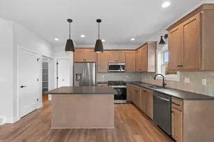 1405 Crossroads Dr, De Pere, WI 54115 - Photo 16