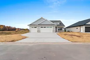 1405 Crossroads Dr, De Pere, WI 54115 - Photo 46