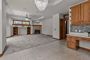 337 Forest View Rd, Oshkosh, WI 54904 - Photo 12