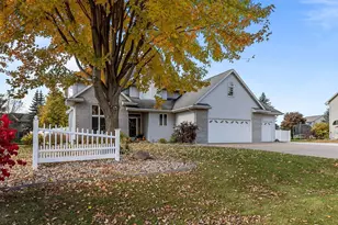 337 Forest View Rd, Oshkosh, WI 54904 - Photo 2