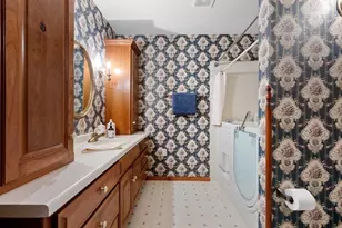 407 Woodfield Dr, Green Bay, WI 54313 - Photo 24