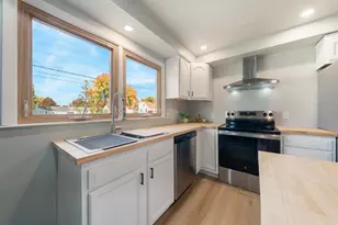 140 W Cecil St, Neenah, WI 54956 - Photo 6