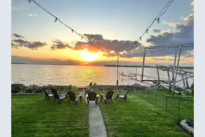 2927 Sunset Point Lane, Oshkosh, WI 54904 - Photo 2