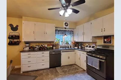 157 N Clinton Avenue, Clintonville, WI 54929 - Photo 12