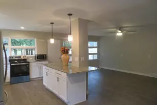 245 Summit St, Iola, WI 54945 - Photo 8