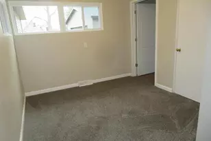 245 Summit St, Iola, WI 54945 - Photo 10