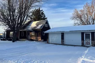 452 Mill St, Manawa, WI 54949 - Photo 2