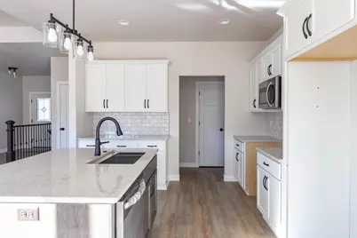 1009 Lotus Trail, Menasha, WI 54952 - Photo 4