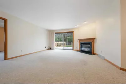 38 Spencer Village Court, Appleton, WI 54914 - Photo 2