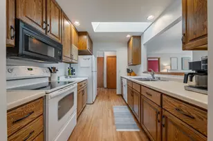 38 Spencer Village Ct, Appleton, WI 54914 - Photo 6