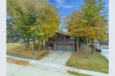 2470 Deckner Avenue, Green Bay, WI 54302 - Photo 2