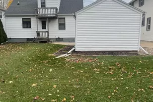 219 Cleveland St, Brillion, WI 54110 - Photo 2