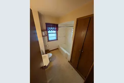 219 Cleveland Street, Brillion, WI 54110 - Photo 10