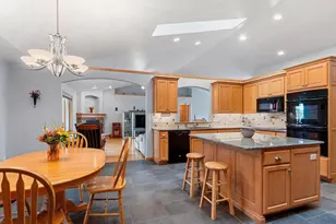 9410 Memory Ln, Neenah, WI 54956 - Photo 6