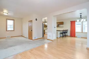 124 S Custer St, Brillion, WI 54110 - Photo 4