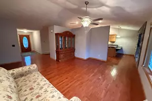 E8835 Huntley Rd, New London, WI 54961 - Photo 8