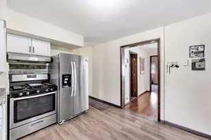 1026 27th St, Two Rivers, WI 54241 - Photo 10