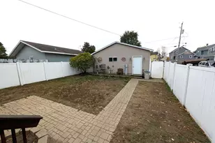 723 Water St, Marinette, WI 54143 - Photo 6